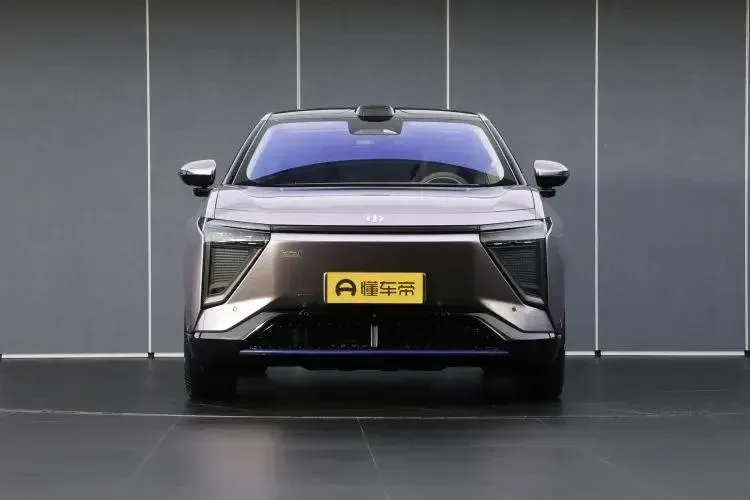 imgi_21_Hiphi-Y-765km-Ultimate-Long-Range-Rwd-Vehicle-New Hiphi Y 765km Ultimate Long Range Rwd Vehicle – In Stock in China | EVOVED - Image 1