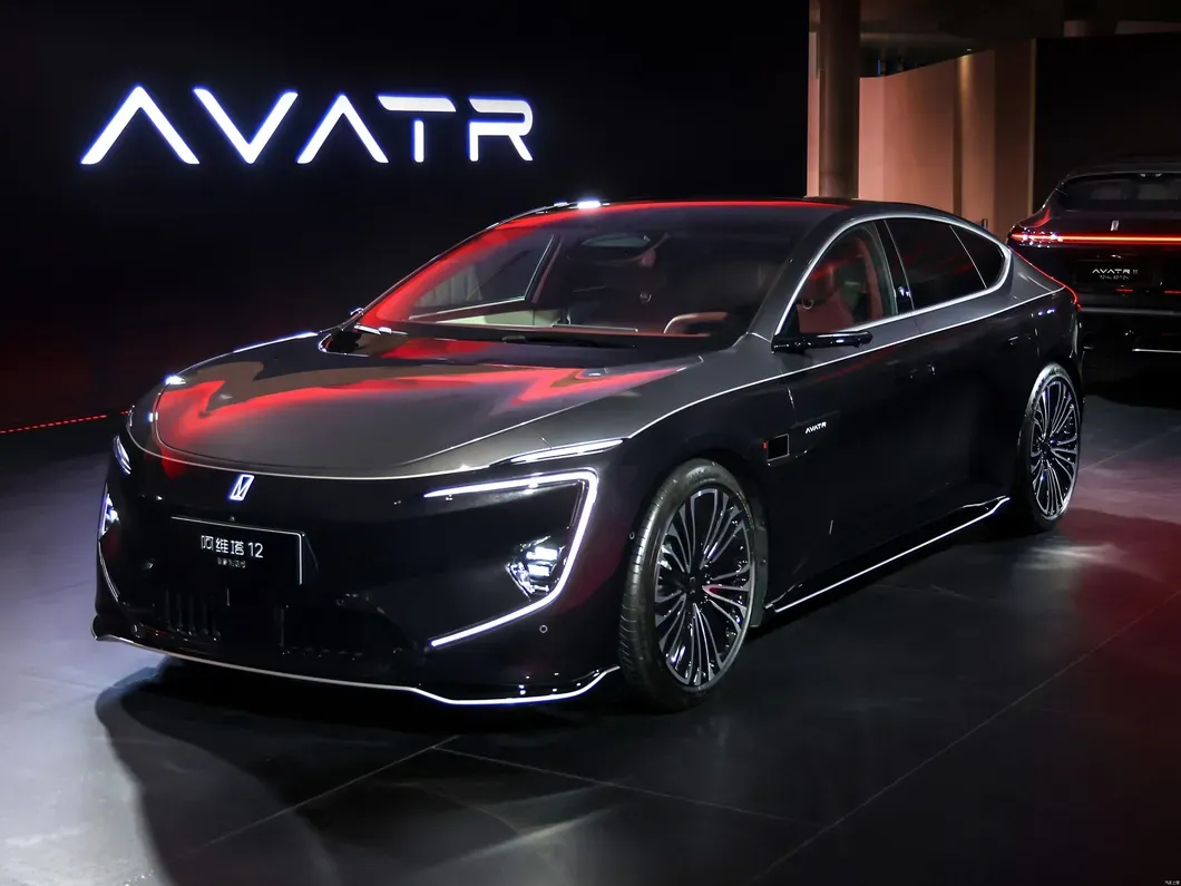 imgi_52_Avatr-12-Smart-Luxury-Hybrid-EV Avatr 12 Smart Luxury Hybrid EV – For Sale From China | EVOVED - Image 1