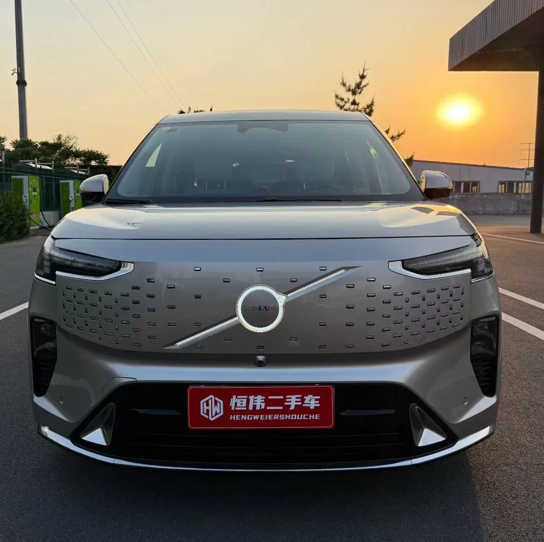 imgi_86_2024-Volvo-Em90-Ultra-Edition-738km-Ternary-Lithium-Battery-Electric-Car-MPV 2024 Volvo Em90– For Sale From China | EVOVED - Image 1
